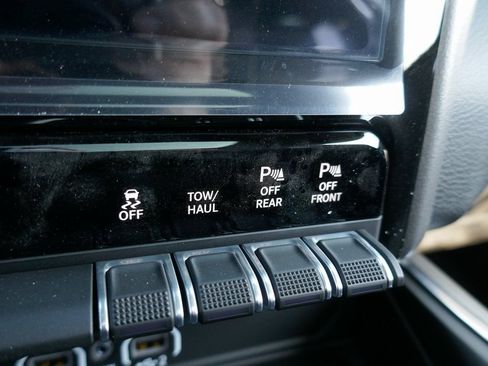 New 2026 RAM 2500 Laramie w/ Night Edition AWD/4WD image 22
