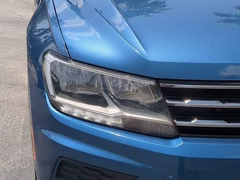 Used 2018 Volkswagen Tiguan SE FWD image 10