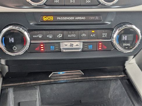 Used 2022 Ford F350 Lariat image 24