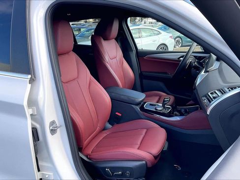 Used 2024 BMW X4 xDrive30i w/ Premium Package image 10