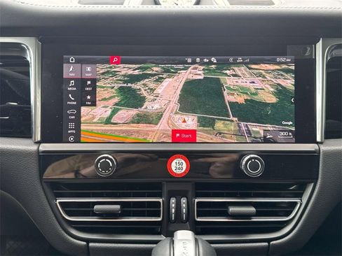 Certified 2025 Porsche Macan Turbo AWD/4WD image 22