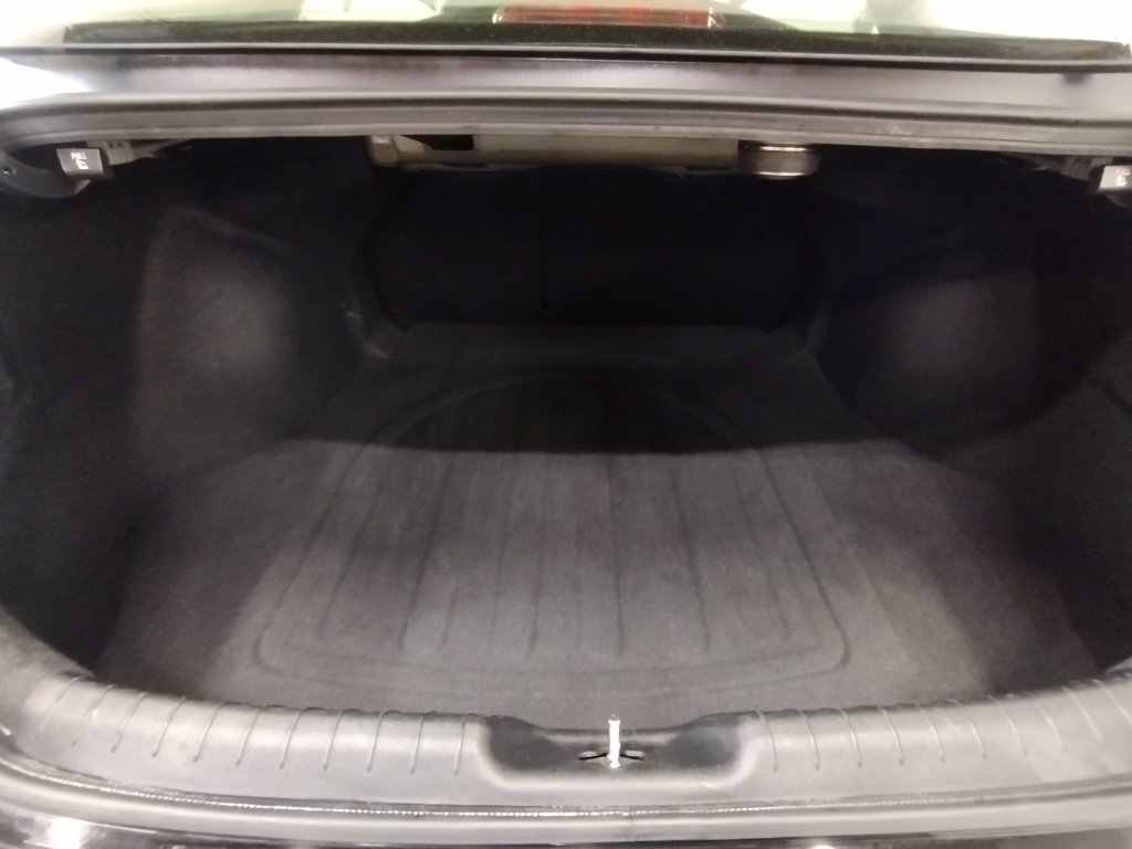 Certified 2024 Hyundai Elantra Limited FWD image 17