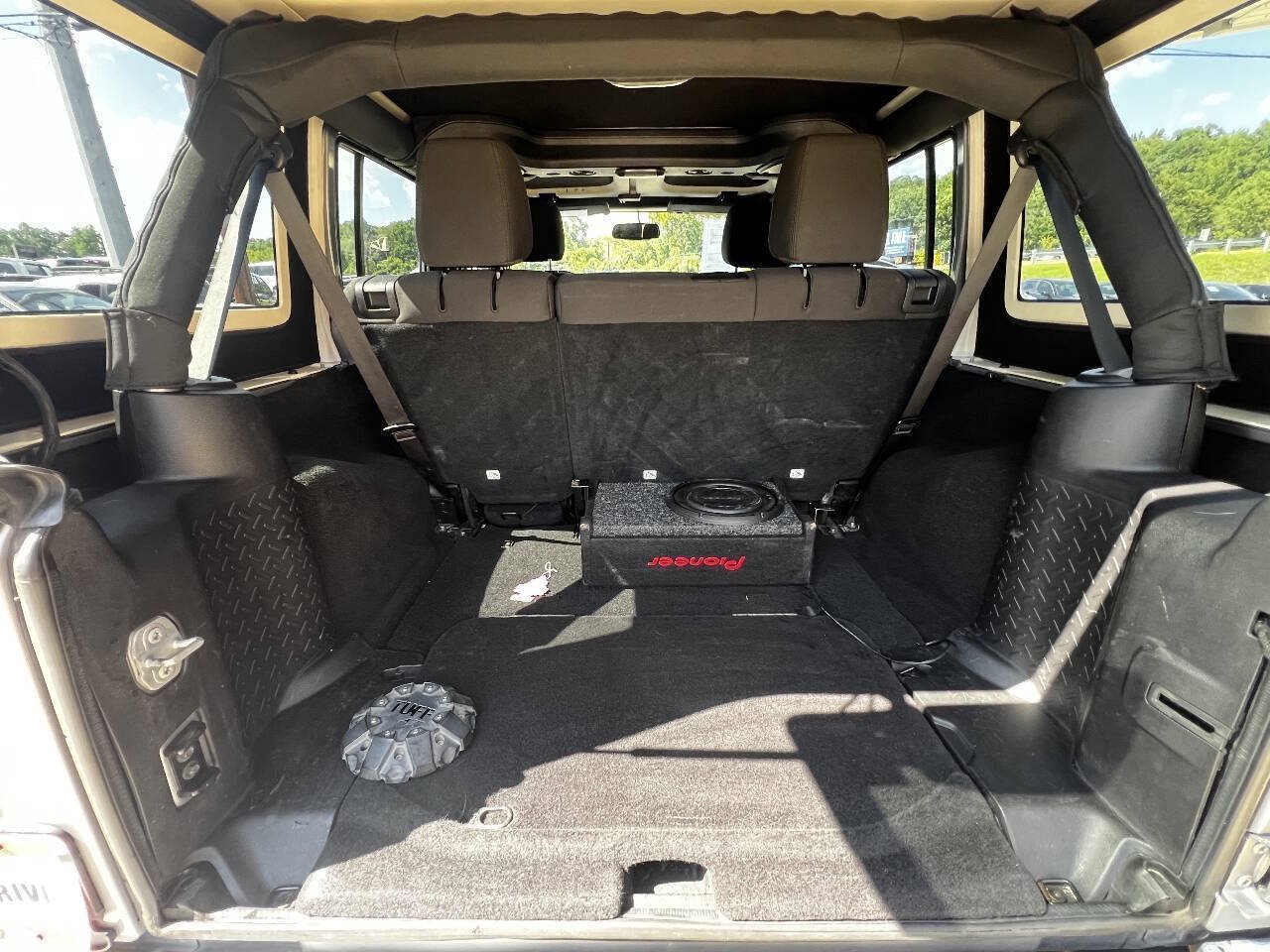 Used 2015 Jeep Wrangler Unlimited Sport w/ Quick Order Package 24S AWD/4WD image 16