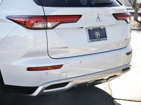 Used 2024 Mitsubishi Outlander SE image 6