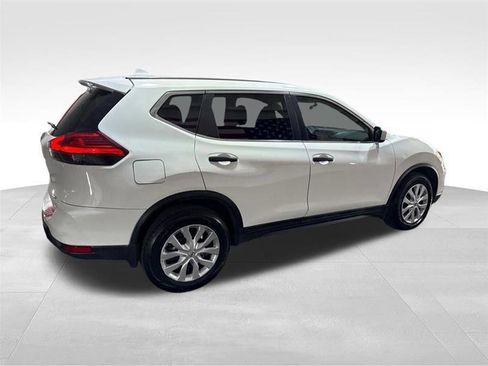 Used 2017 Nissan Rogue S AWD/4WD image 4