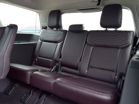 New 2026 Ford Expedition Platinum image 21