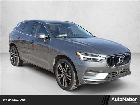 Used 2018 Volvo XC60 T6 Momentum w/ Convenience Package image 1