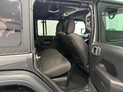 Used 2021 Jeep Wrangler Unlimited Rubicon 4xe w/ Steel Bumper Group image 16