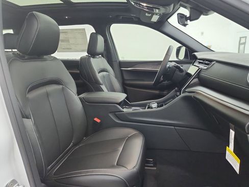 New 2025 Jeep Grand Cherokee L Limited image 34