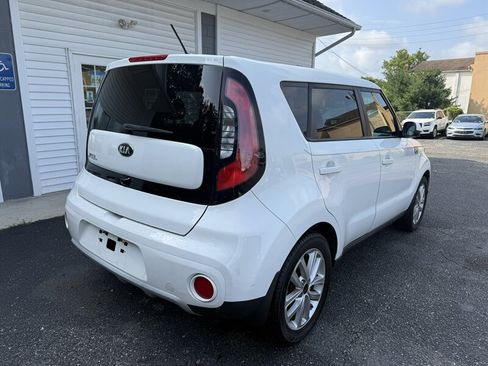 Used 2017 Kia Soul + FWD image 7