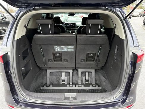 Used 2023 Kia Carnival LX image 17