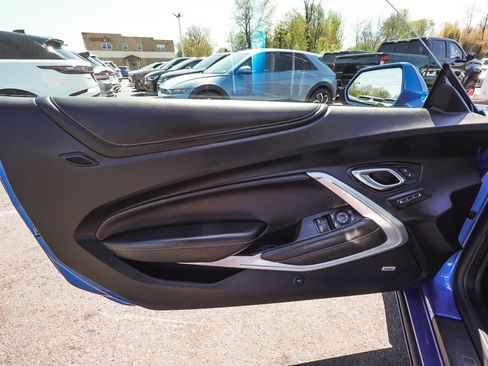 Used 2018 Chevrolet Camaro SS RWD image 17