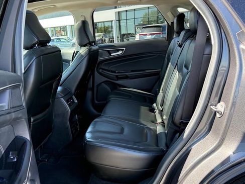 Used 2020 Ford Edge Titanium image 10