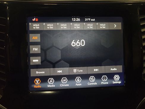 Used 2019 Jeep Cherokee Limited image 25