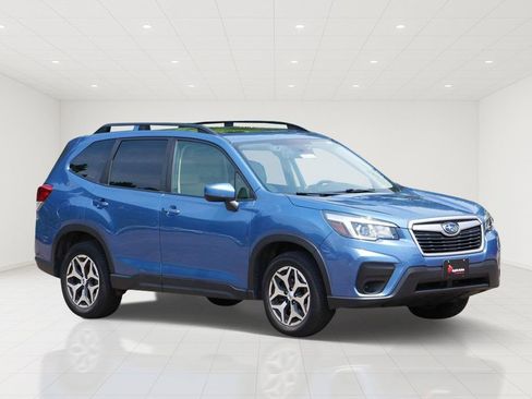 Used 2020 Subaru Forester Premium w/ Popular Package #1 AWD/4WD image 1