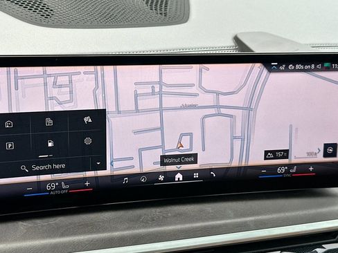 Used 2024 BMW X5 xDrive50e w/ Parking Assistance Package image 22