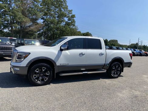 Used 2023 Nissan Titan Platinum Reserve w/ Moonroof Package AWD/4WD image 9