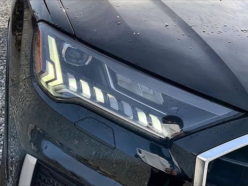 Used 2022 Audi SQ7 Premium Plus w/ SQ7 Executive Package image 28