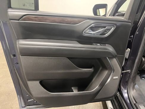 Used 2023 Chevrolet Suburban LT image 19
