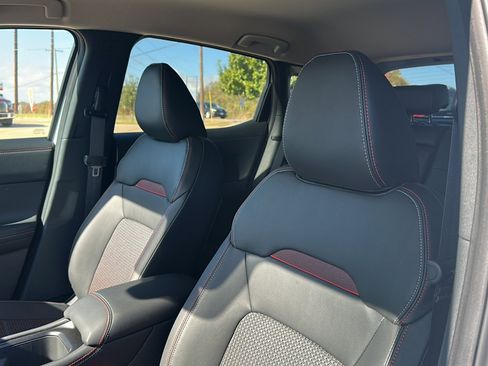 New 2026 Nissan Kicks SR image 11