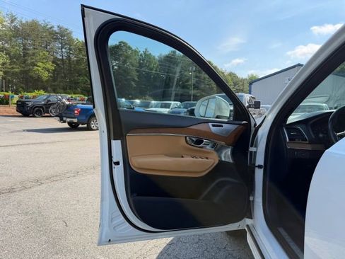 Used 2016 Volvo XC90 T6 Inscription w/ Vision Package AWD/4WD image 11