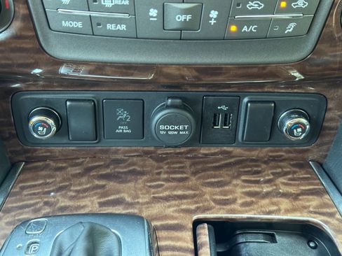 Used 2018 Nissan Armada Platinum w/ Cargo Package RWD image 30