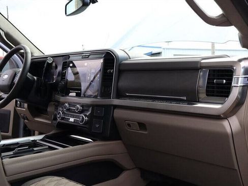 Used 2026 Ford F450 Platinum w/ Platinum Plus Package image 31