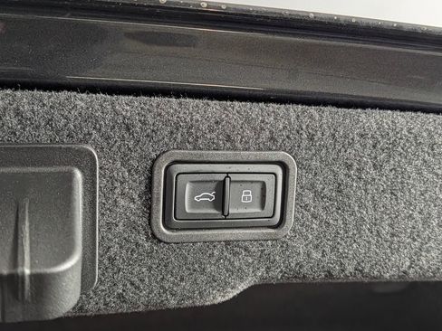 Used 2023 Audi S8 image 18