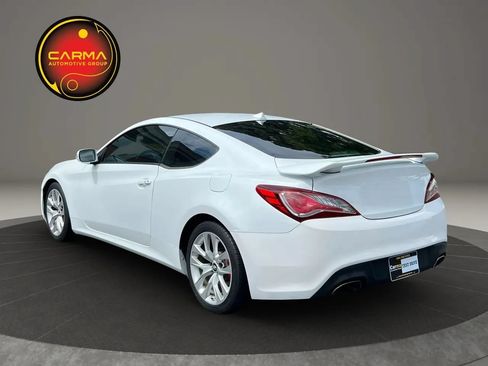 Used 2015 Hyundai Genesis 3.8 RWD image 3