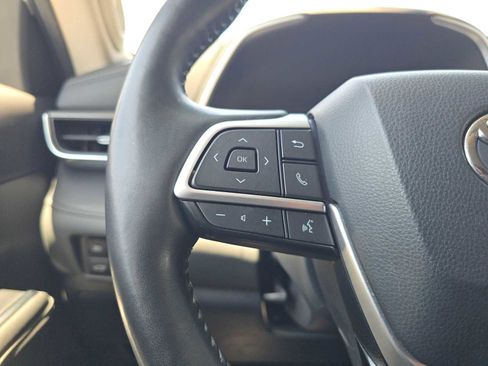 Used 2022 Toyota Highlander Limited FWD image 34