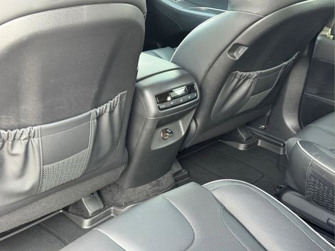 Used 2023 Hyundai Palisade SEL image 16