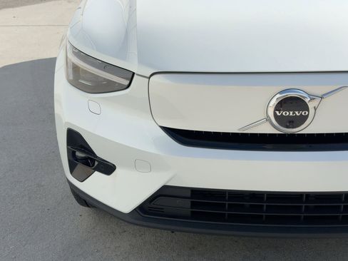 Certified 2023 Volvo XC40 Recharge Ultimate image 27