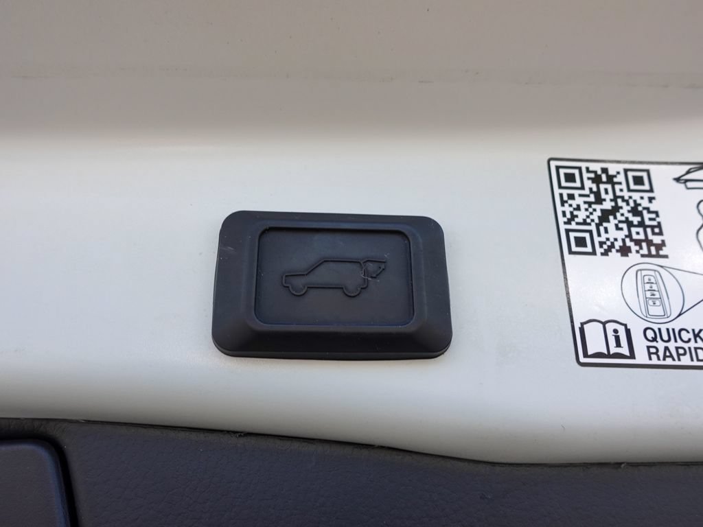 Used 2023 Toyota RAV4 XSE AWD/4WD image 27