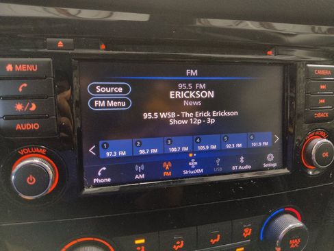 Used 2020 Nissan Rogue S FWD image 25