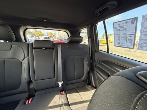 Used 2025 Jeep Grand Cherokee Laredo w/ Luxury Tech Group I image 34