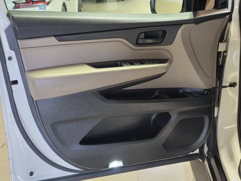 Used 2018 Honda Odyssey EX image 17