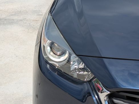 Used 2018 MAZDA MAZDA3 Touring FWD image 7