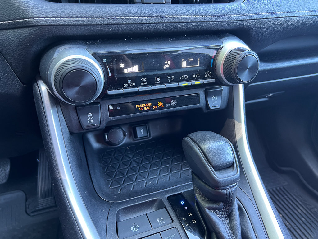 Used 2022 Toyota RAV4 LE AWD/4WD image 20