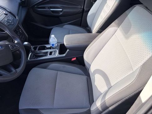 Used 2017 Ford Escape SE FWD image 4