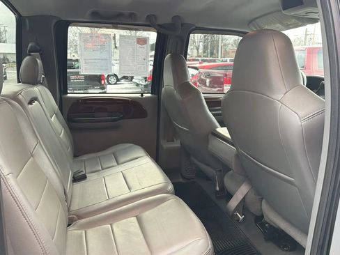 Used 2007 Ford F350 Lariat image 16