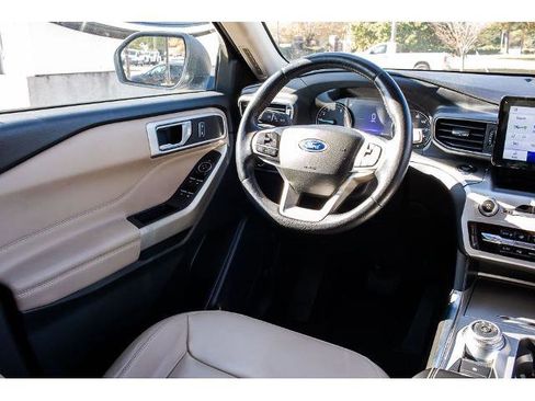 Certified 2022 Ford Explorer XLT w/ Equipment Group 202A image 14