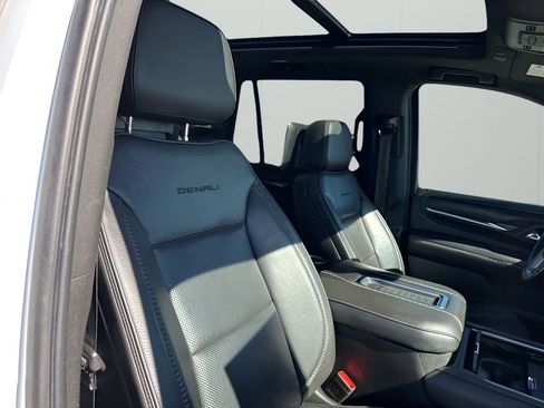 Used 2021 GMC Yukon Denali image 15