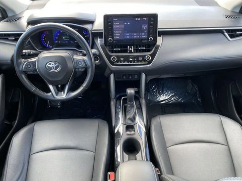 Used 2022 Toyota Corolla Cross XLE AWD/4WD image 19