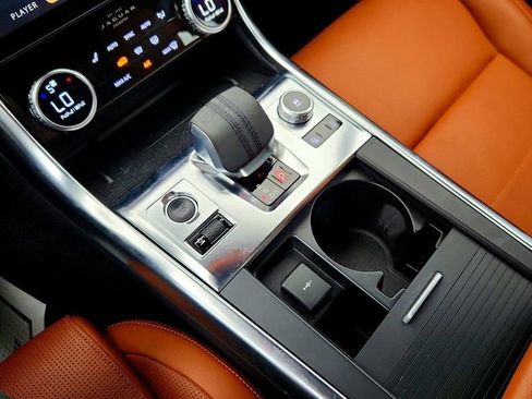 Used 2022 Jaguar XF R-Dynamic SE image 17