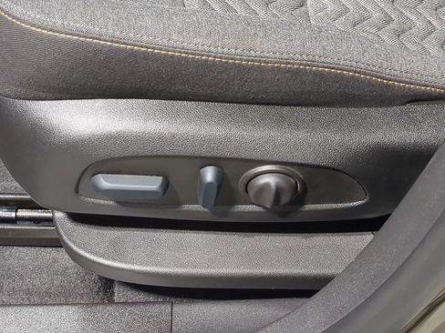 Used 2023 Chevrolet Equinox LT FWD image 21