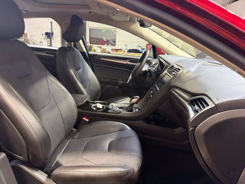 Used 2016 Ford Fusion Titanium FWD image 29