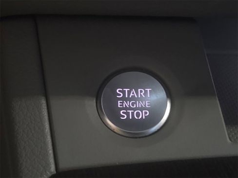 Used 2023 Audi Q5 2.0T Premium w/ Convenience Package image 23