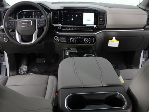 New 2026 GMC Sierra 1500 SLT image 10