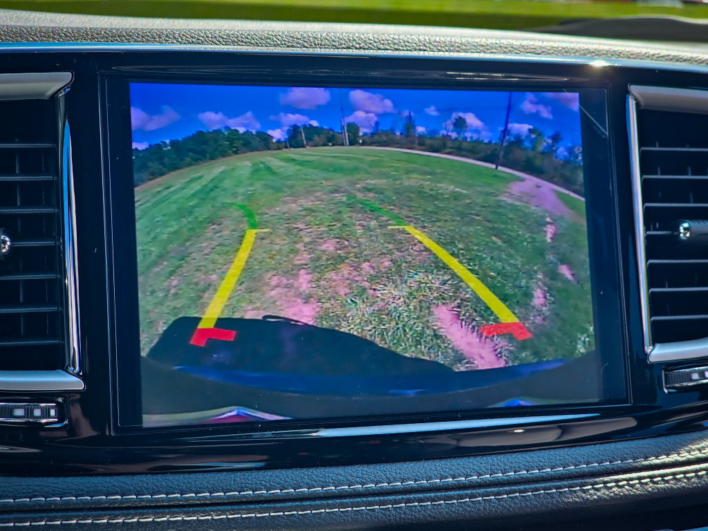 New 2027 Chrysler Pacifica Select FWD image 25