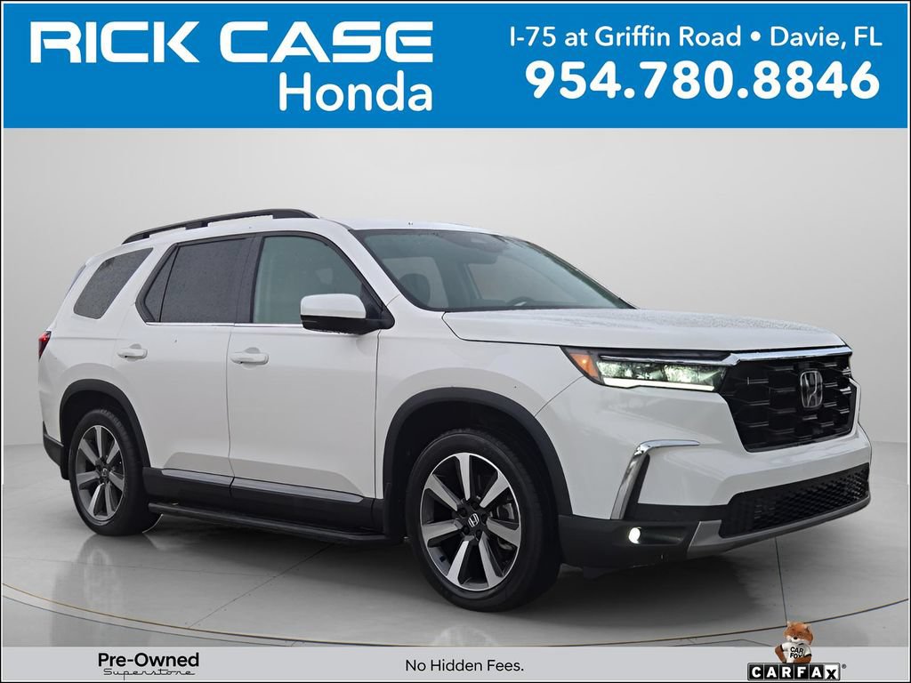 Certified 2025 Honda Pilot Touring image 1